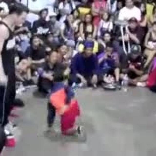 Breakdance: Cậu bé 8 tuổi tài năng