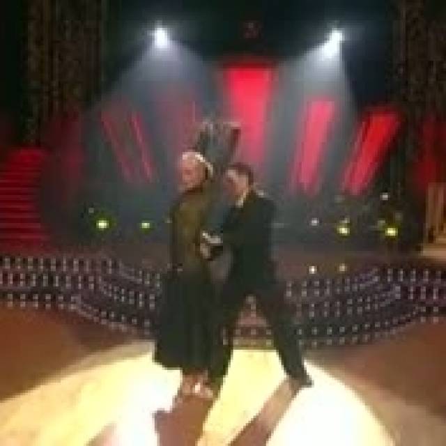 Dancesport: Apolo Anton Ohno & Julianne - Điệu Paso Doble