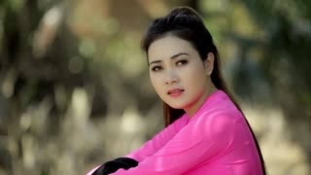 Ai Khổ Vì Ai