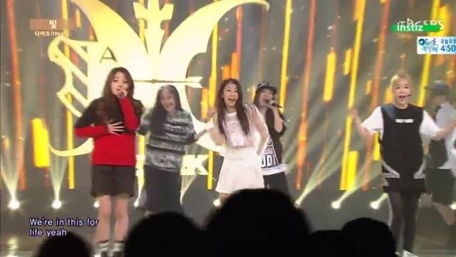 The Light (Inkigayo 26.04.15)