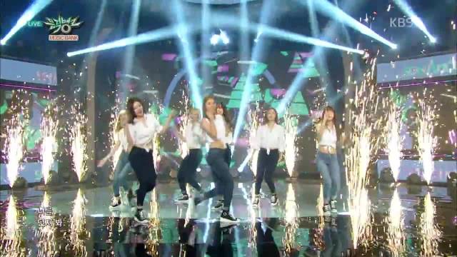 Round N Round (Music Bank 04.09.15)