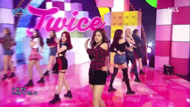 Like OOH-AHH (Inkigayo 25.10.15)