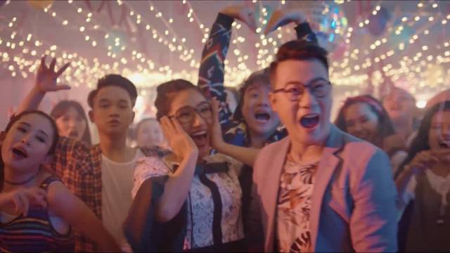 Đừng Ngại Ngùng (Don't Be Shy)