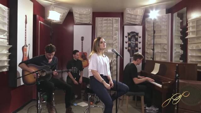 When Love Hurts (Acoustic)
