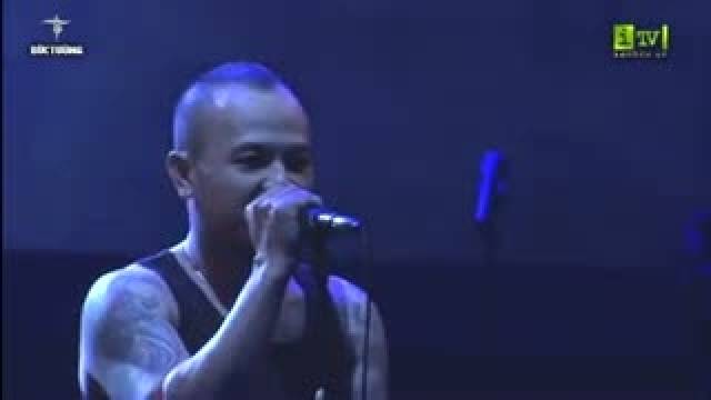 Mắt đen (Live Show Nhiệt)