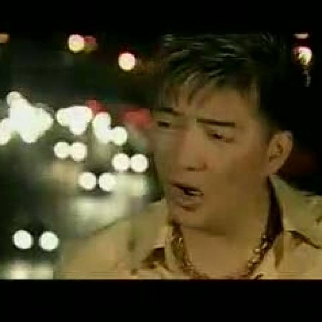 Người đi ngoài phố