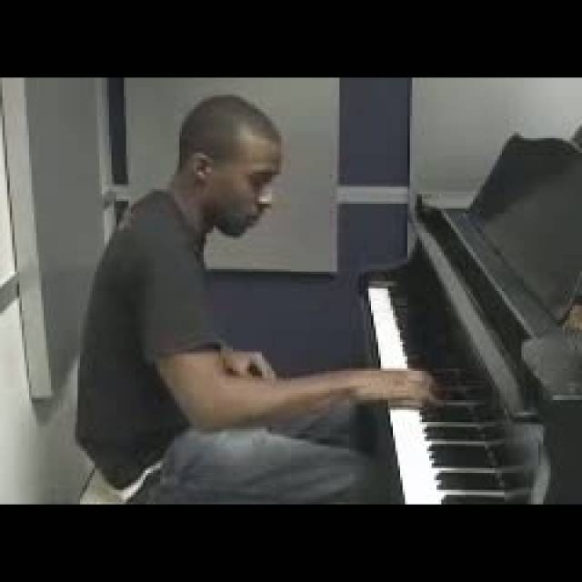 Kiss kiss Piano cover (Chris Brown)