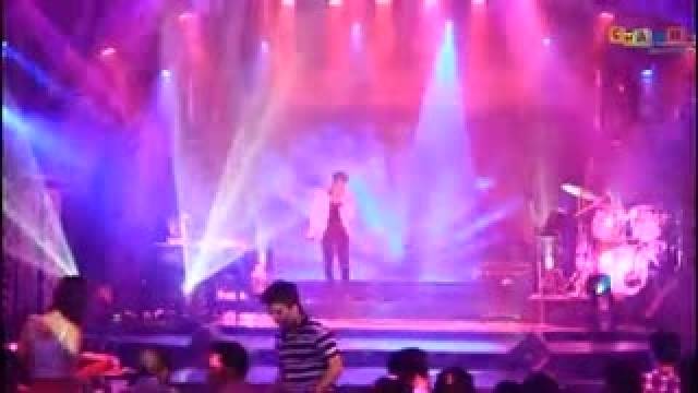 Anh Khác Hay Em Khác (Live)