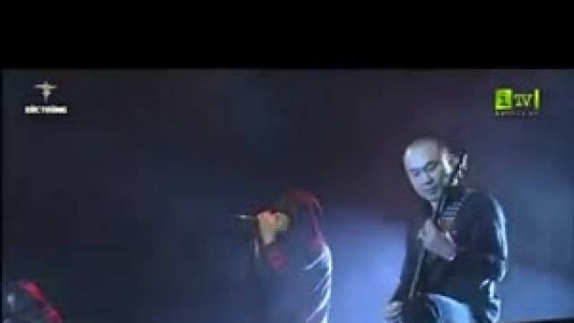 Cô Gái Quàng Khăn Đỏ ( Liveshow Nhiệt )