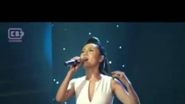 Sương Mai (Live tại lễ trao giải Hành trình không ngừng bước tới 2011)