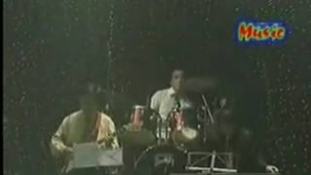 Tiếng Dạ Tiếng Thương (Live)