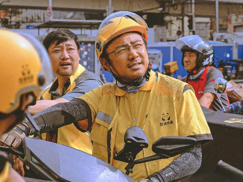 Review Phim Upstream: Lập trình viên cao cấp bị sa thải trở thành shipper số 1