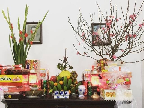  Cách chọn hoa chưng bàn thờ tổ tiên ngày Tết