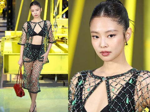 Jennie (BLACKPINK) mặc hở bạo ở show Chanel!