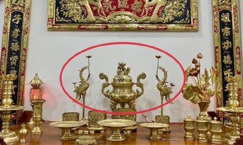 Đôi hạc trên bàn thờ nên quay vào nhau hay quay ra ngoài?