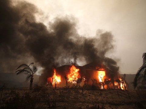Cận cảnh cảnh tượng một ngôi nhà khi bị phát nổ